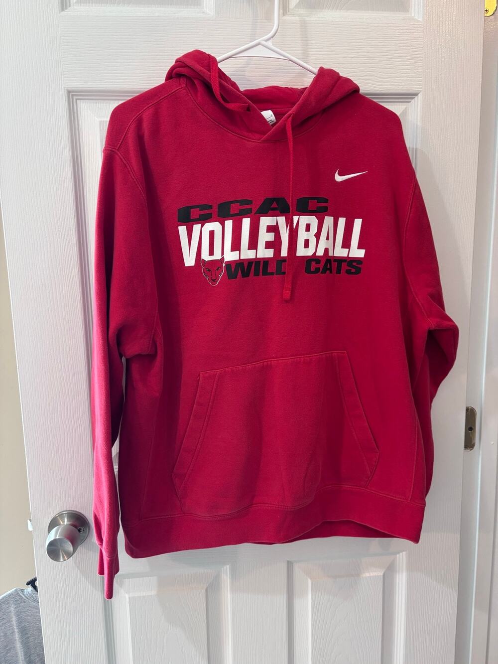 Nike CCAC Volleyball Wildcats Red
Hoodie Size Large